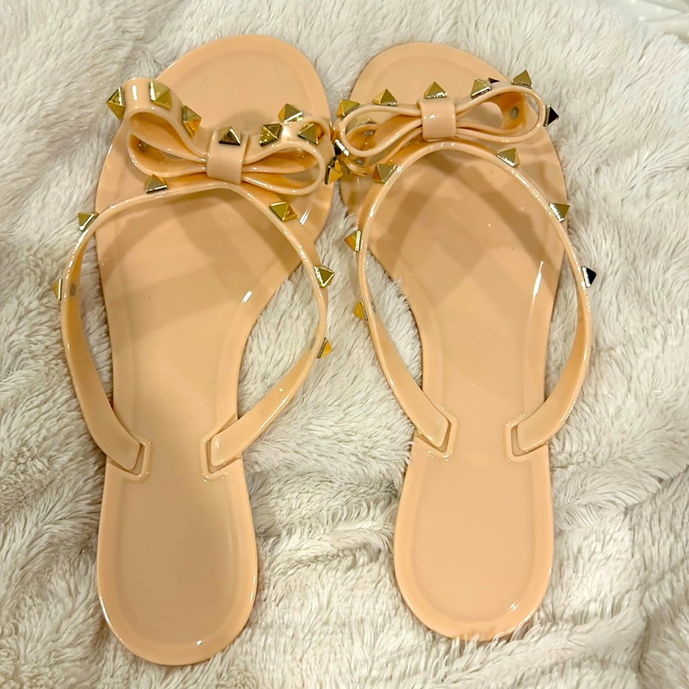 Studded Bow Rubber Flip Flops-Light Pink